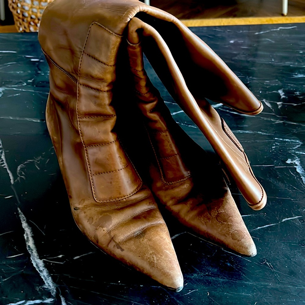 Gucci high brown boots